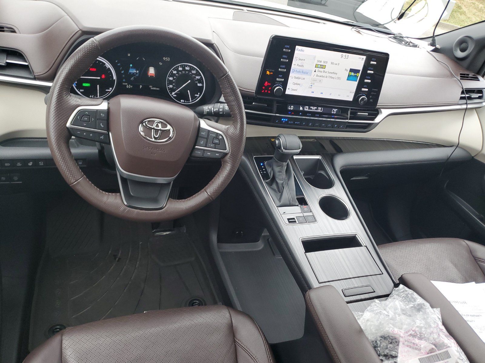 Used 2022 Toyota Sienna Platinum AWD/4WD image 10