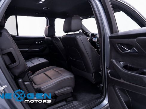Used 2023 Chevrolet Traverse RS w/ LPO, Floor Liner Package AWD/4WD image 48