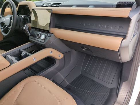 New 2026 Land Rover Defender 110 X-Dynamic SE AWD/4WD image 19