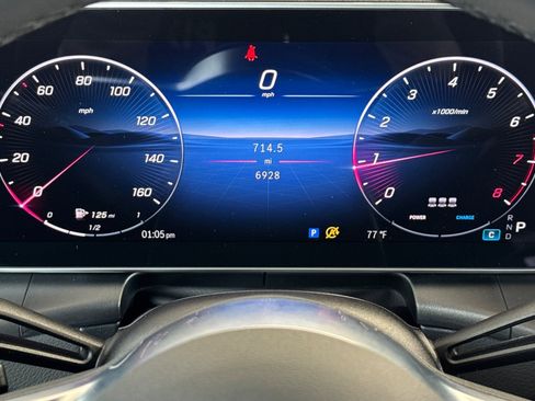 Used 2025 Mercedes-Benz GLC 300 4MATIC image 23