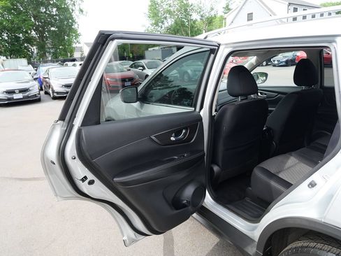 Used 2020 Nissan Rogue SV AWD/4WD image 27