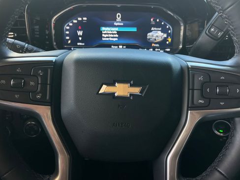Used 2025 Chevrolet Silverado 1500 LT AWD/4WD image 25