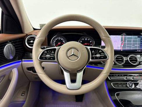 Used 2019 Mercedes-Benz E 300 image 4