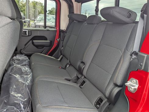 New 2025 Jeep Gladiator Sport image 13