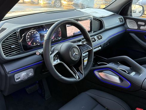 New 2025 Mercedes-Benz GLS 450 4MATIC image 21