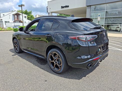 New 2025 Alfa Romeo Stelvio Sprint image 4