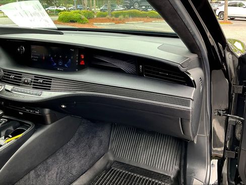 Used 2018 Lexus LS 500 F Sport w/ Accessory Package (Z2) RWD image 19