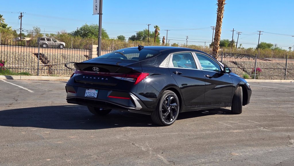 Used 2026 Hyundai Elantra SEL Sport Premium FWD image 4