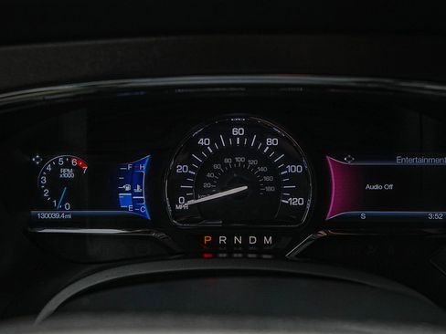 Used 2015 Lincoln Navigator L 4WD image 27