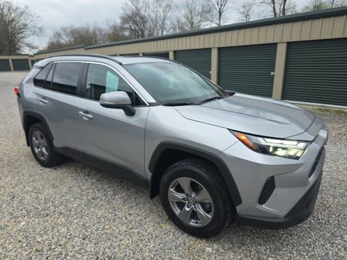 Used 2024 Toyota RAV4 XLE w/ Convenience Package image 9