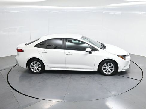 Used 2025 Toyota Corolla LE FWD image 57