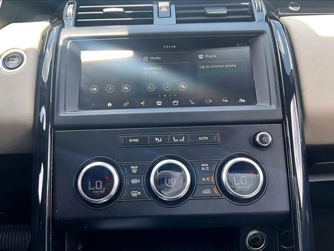 Used 2018 Land Rover Discovery SE AWD/4WD image 34