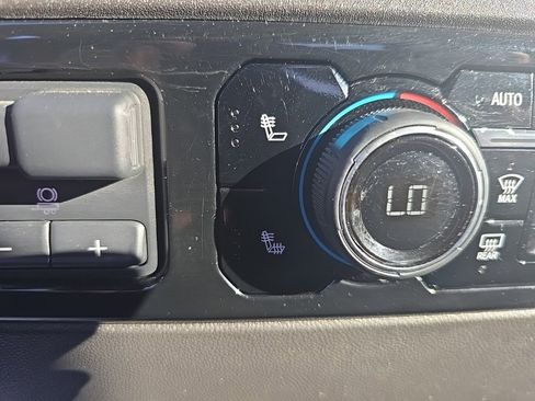 Used 2025 Chevrolet Silverado 1500 LT image 9