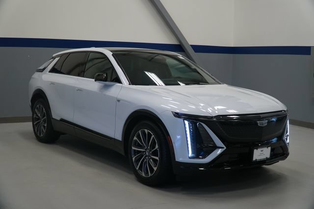 Used 2026 Cadillac Lyriq Sport w/ LPO, Floor Liner Package AWD/4WD image 9