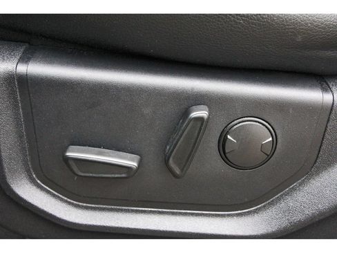 Used 2019 Ford F150 Lariat RWD image 29