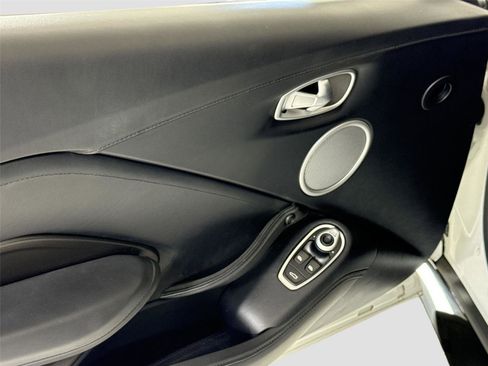 Used 2022 Aston Martin V8 Vantage Coupe image 13