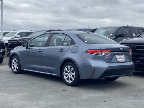 Certified 2023 Toyota Corolla LE FWD image 5