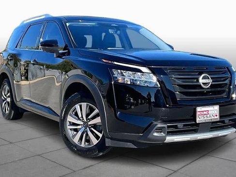 Certified 2023 Nissan Pathfinder SL w/ Lighting Package (N92) image 2