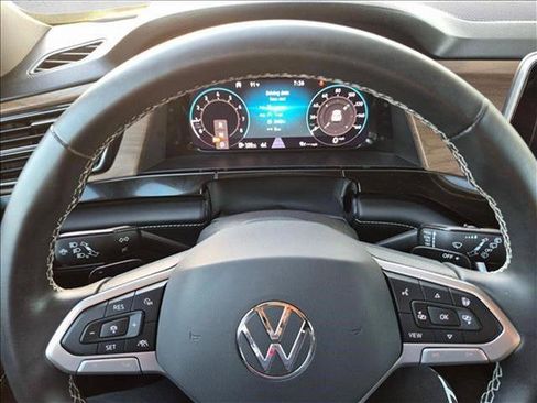 Used 2024 Volkswagen Atlas SE FWD image 11