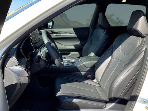 Used 2025 INFINITI QX60 Luxe w/ Black Edition image 25