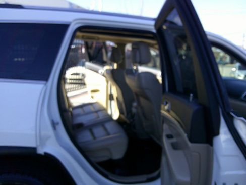 Used 2014 Jeep Grand Cherokee Limited w/ Luxury Group II image 66