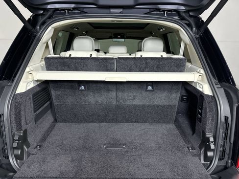 Used 2024 Land Rover Range Rover Long Wheelbase SE image 25