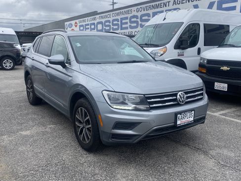 Used 2020 Volkswagen Tiguan SE image 4