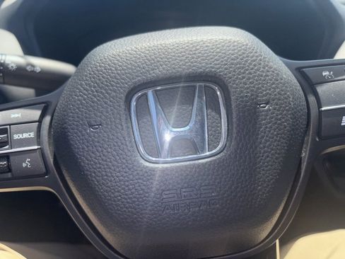 Certified 2023 Honda HR-V LX image 5