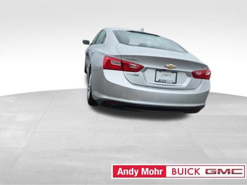 Used 2018 Chevrolet Malibu LT image 16