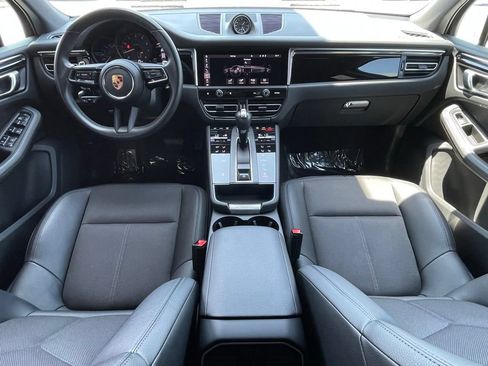 Used 2023 Porsche Macan AWD/4WD image 28