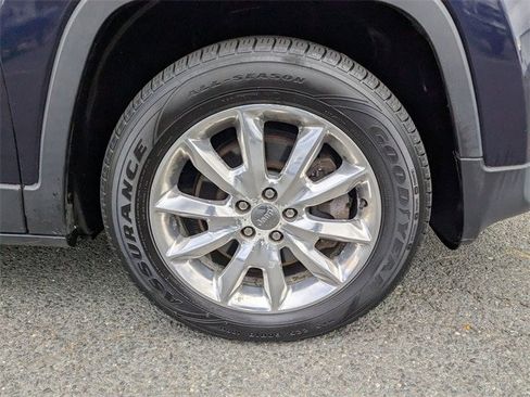 Certified 2015 Jeep Cherokee Limited image 26