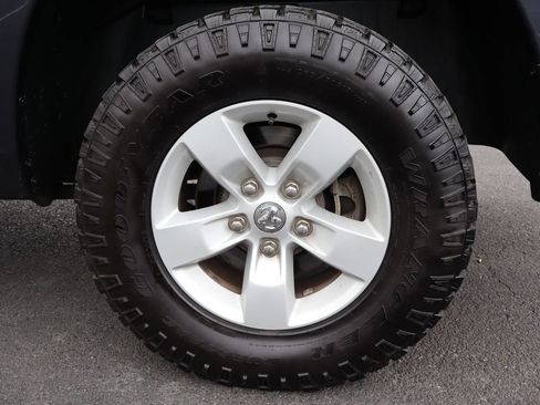 Used 2020 RAM 1500 Classic SLT RWD image 41