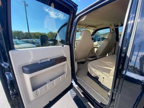 Used 2010 Ford F250 Lariat image 20