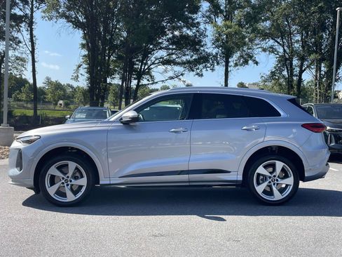 Certified 2025 Audi Q5 Premium AWD/4WD image 4