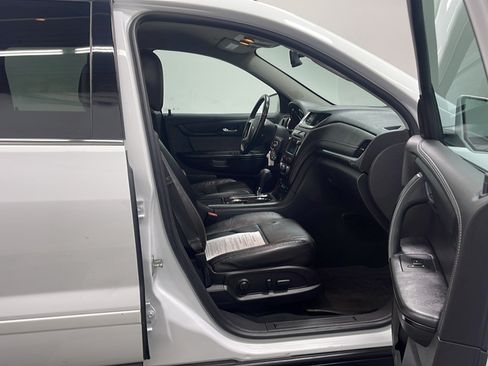 Used 2016 Chevrolet Traverse LT FWD image 21