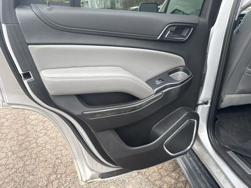 Used 2019 Chevrolet Tahoe LT w/ Luxury Package image 18