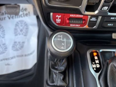 Used 2024 Jeep Wrangler Willys image 40