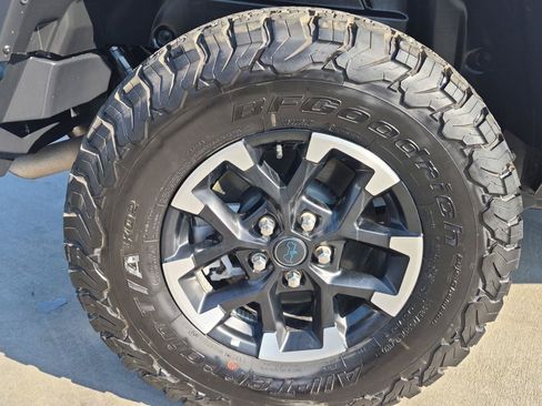 Certified 2025 Jeep Wrangler Unlimited Rubicon 4xe w/ Convenience Group AWD/4WD image 29
