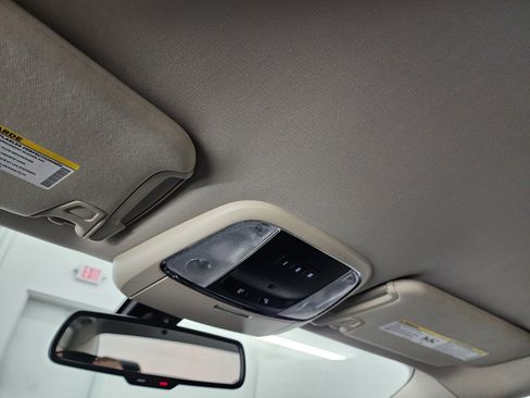 Used 2019 Chrysler 300 Limited image 13