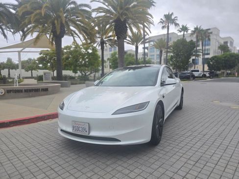 Used 2025 Tesla Model 3 Long Range RWD image 3