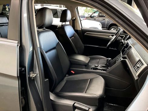 Used 2019 Volkswagen Atlas SE w/ Towing Package image 10