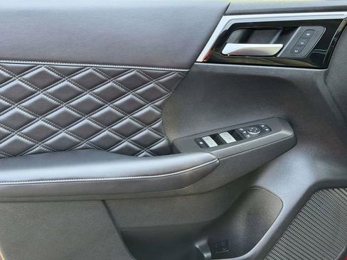 Used 2025 Mitsubishi Outlander SEL image 14