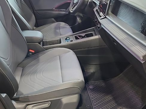 New 2026 Volkswagen Tiguan SE image 13