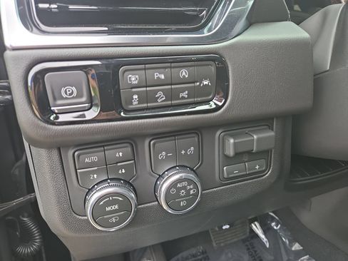 New 2026 GMC Yukon Denali w/ Denali Reserve Package AWD/4WD image 20