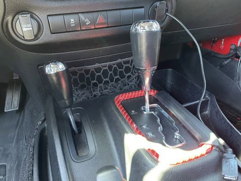 Used 2017 Jeep Wrangler Unlimited Sport w/ Connectivity Group image 21