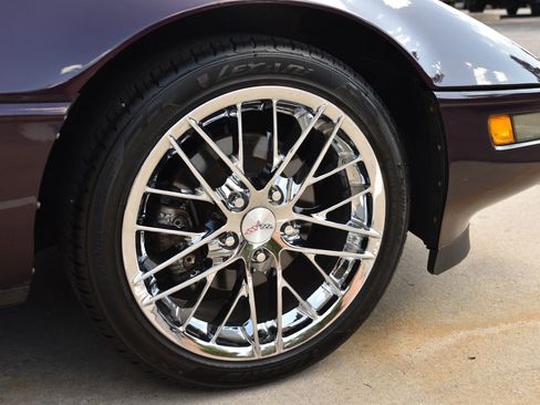 Used 1993 Chevrolet Corvette Convertible image 25