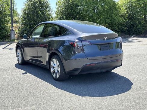 Used 2024 Tesla Model Y Long Range AWD/4WD image 4