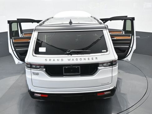 Used 2024 Jeep Grand Wagoneer Series III image 62
