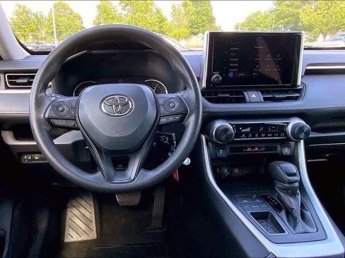 Used 2024 Toyota RAV4 LE image 6