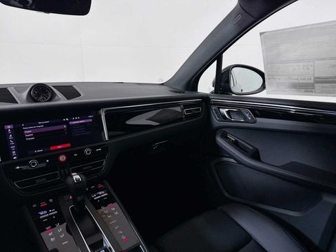 New 2025 Porsche Macan AWD/4WD image 20